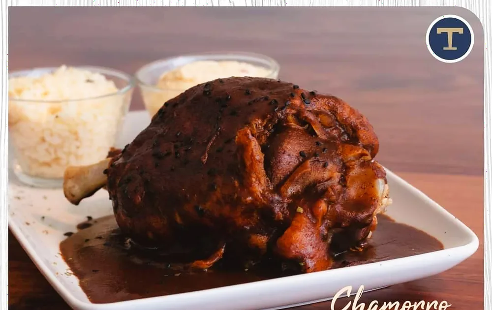 Chamorro en mole